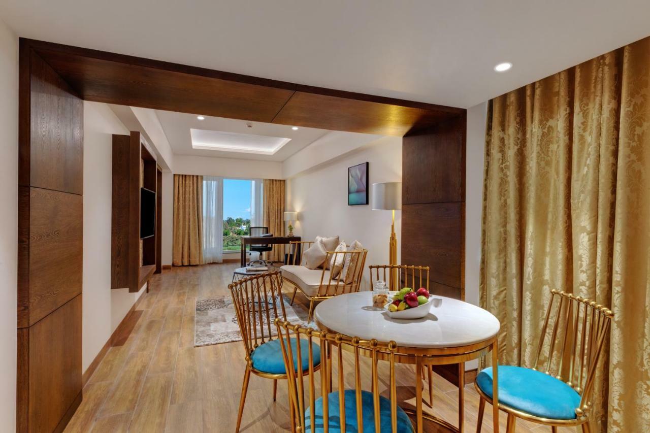 Hotel The Fern Residency, Satara Maharashtra Extérieur photo